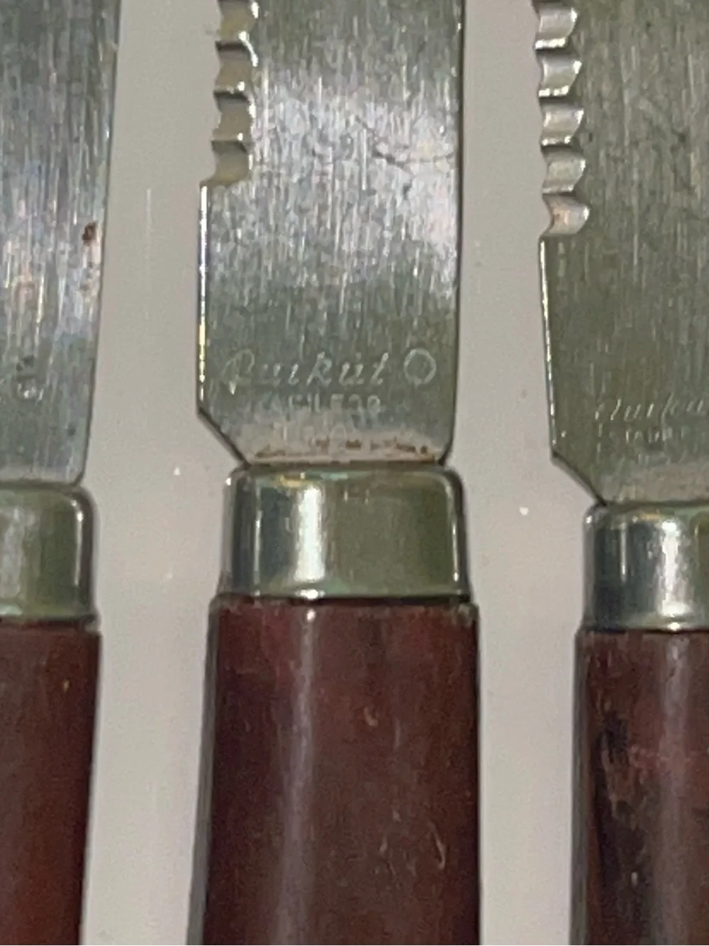Quikut brown-handled steak knives Set of 4